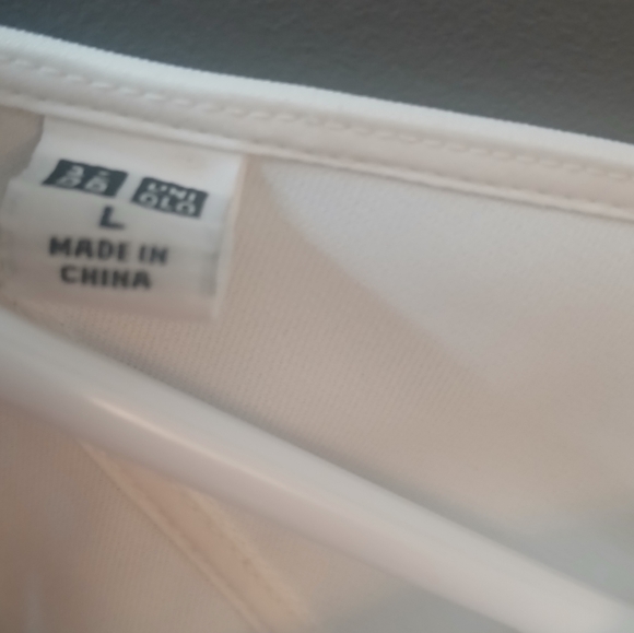 UNIQLO WOMENS SIZE LARGE ALL WHITE SHORT SLEEVE BUSINESS CASUAL TOP - Picture 3 of 3